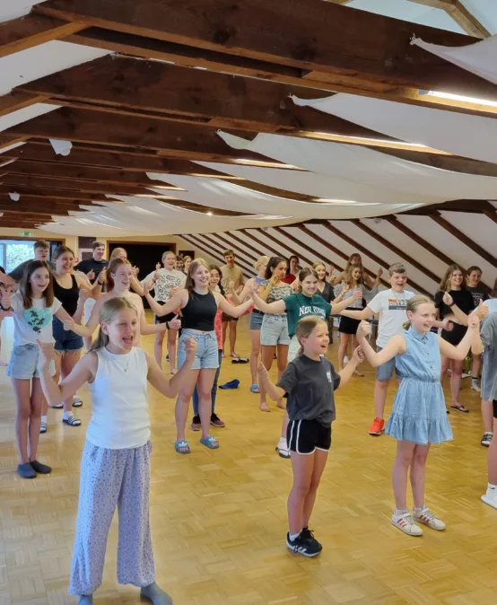 Workshop mit Panda van Proosdij – Chor-Coaching für Körper und Stimme (22.06.2023)
