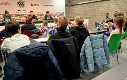 Clevere Fragen statt Floskeln – Schülerzeitung trifft Profis bei Hannover 96
