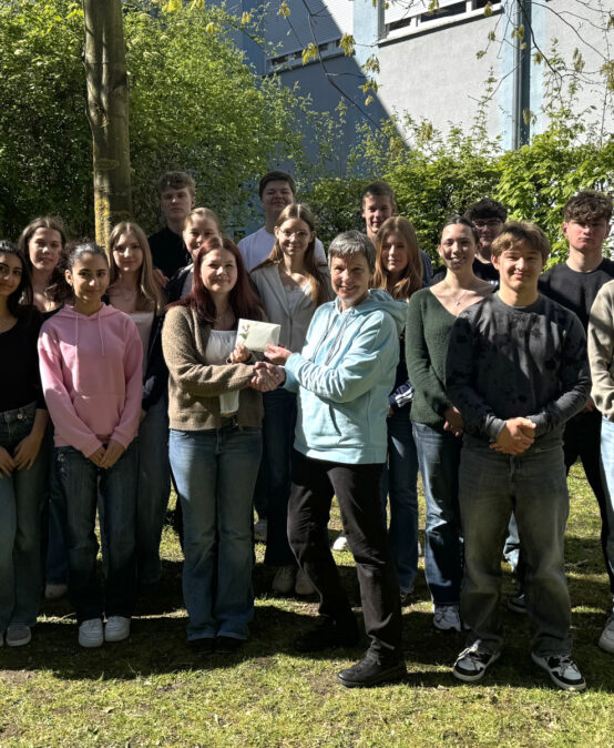 Klasse 10B spendet an das Frauen- und Kinderhaus Uelzen