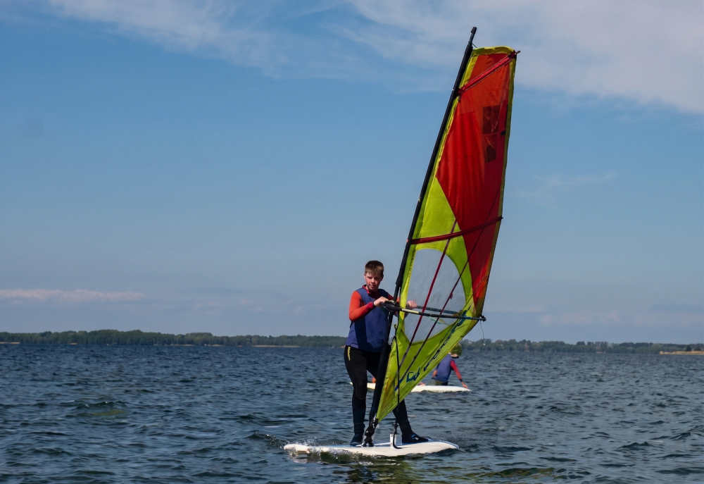 Surfexkursion 2026 – Eine Woche Wind, Wasser und Teamgeist